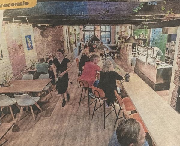 oan tafel foto van de zaak