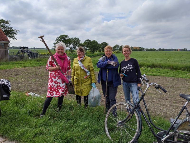mouskoureed flowerladies